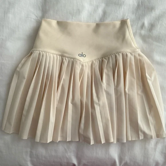 ALO Grand Slam Pleated Tennis Skirt Yoga in butter yellow xxs - Picture 2 of 12